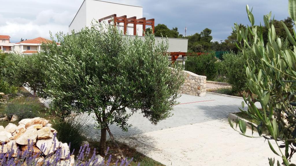 Holiday Home Olive Garden Novalja Exterior foto